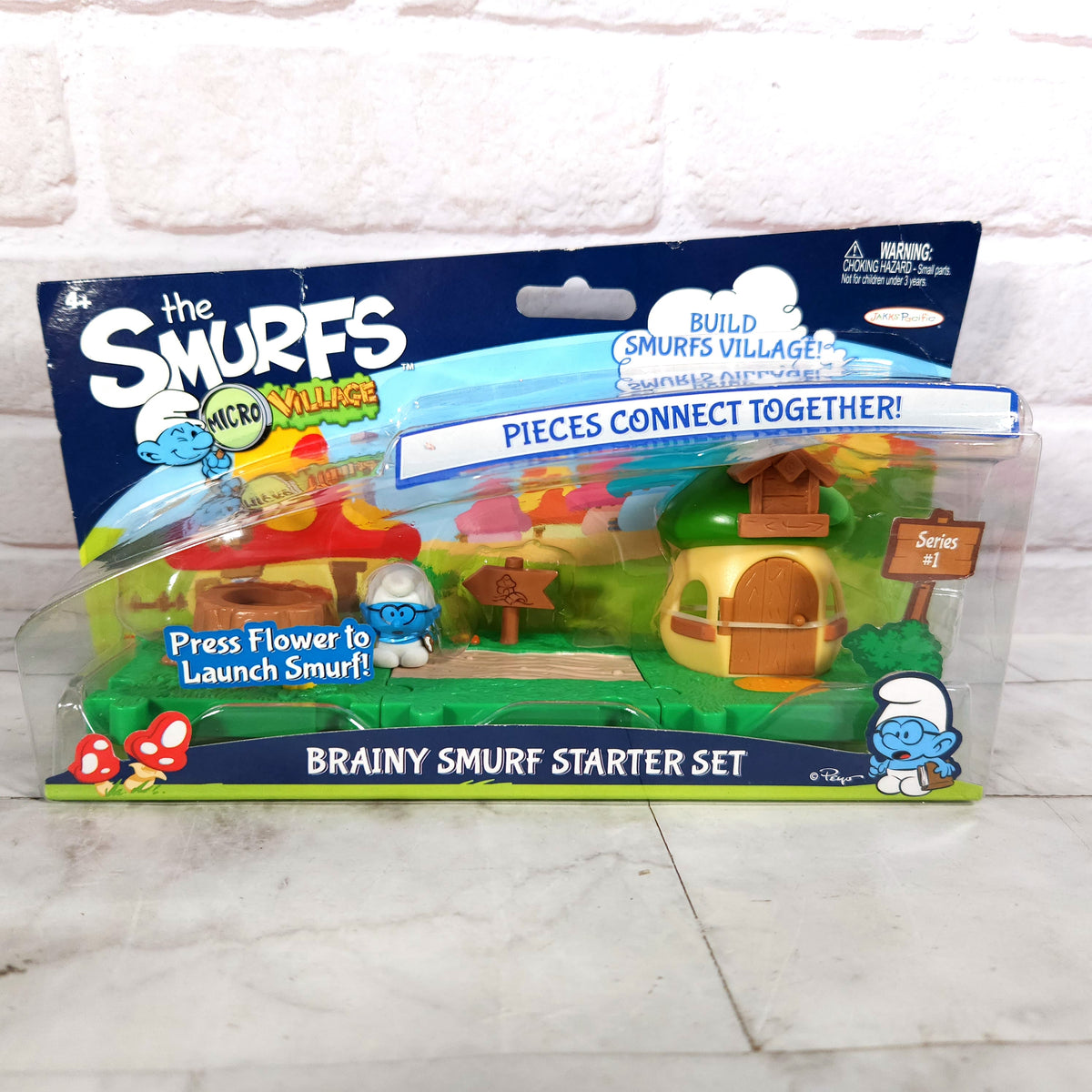 Shops Rare Smurfs game with box & insert manual