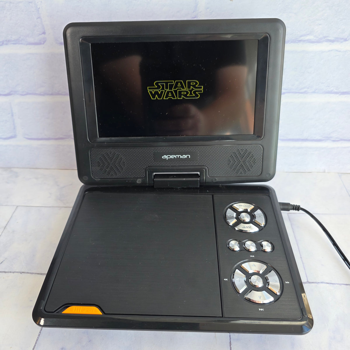 Apeman Portable DVD Player Swivel Screen PV760 In Box With Remote