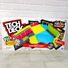 Tech Deck Neon Mega Park + 2 Exclusive Boards