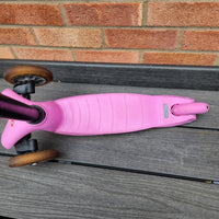 
              Mini Micro 2 Go Scooter 2 Go Pink With Storage Box In Box Great Condition
            