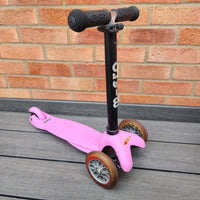 
              Mini Micro 2 Go Scooter 2 Go Pink With Storage Box In Box Great Condition
            