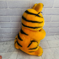 
              Garfield Plush Toy 'Scheming Garfield' Dakin 1981 Vintage
            