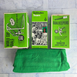 Subbuteo Vintage 1970s Bundle Red Team Liverpool Interchangeable Goalkeepers