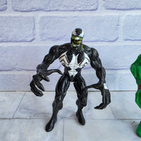 
              Venom + Carnage Figure Bundle Marvel Spiderman Green Venom Toybiz 1997 Masher
            
