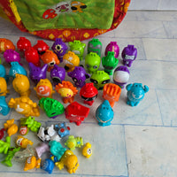 
              Gogos Crazy Bones Bundle Backpack + Big Head Star Monsters Collectable Character
            