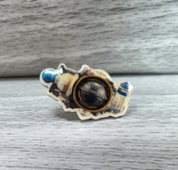 
              Kamen Rider Fourze DX Meteor Driver Pin Collection Bandai New
            